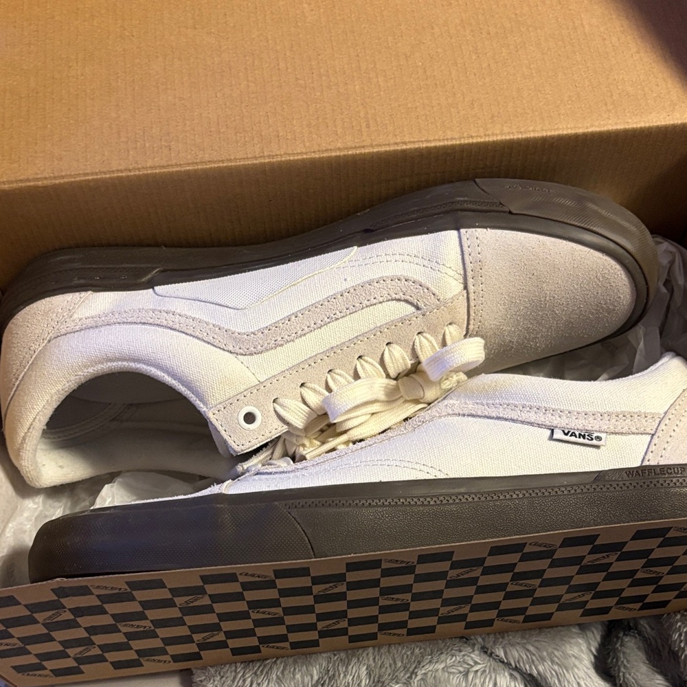 Vans Men's White and Tan Sneakers